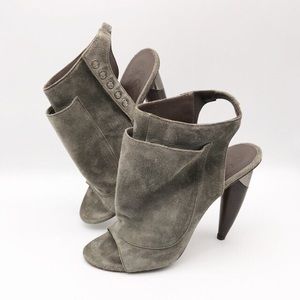 🌸Omelle Gray suede open toe ankle boots. EUC